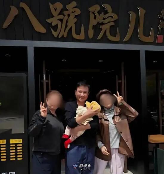 演员文章上海开面馆人气火爆 食客称价格亲民 演员文章上海开面馆人气火爆 食客称价格亲民